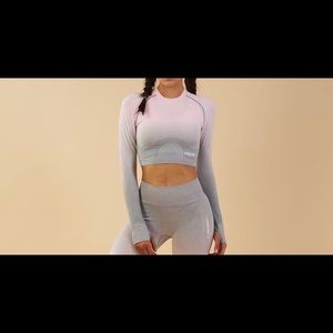 Long sleeve crop top